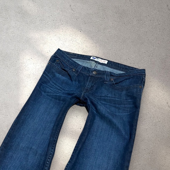 Levi's Low Rise Demi Curve Bootcut Jeans - Picture 4 of 6